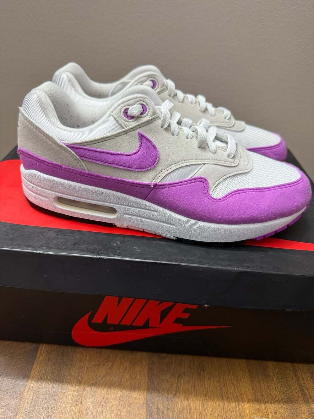 Nike Air Max 1 Fuchsia Dream Women's Size 9 Men’s 7.5 White Grey Purple - Picture 4 of 5